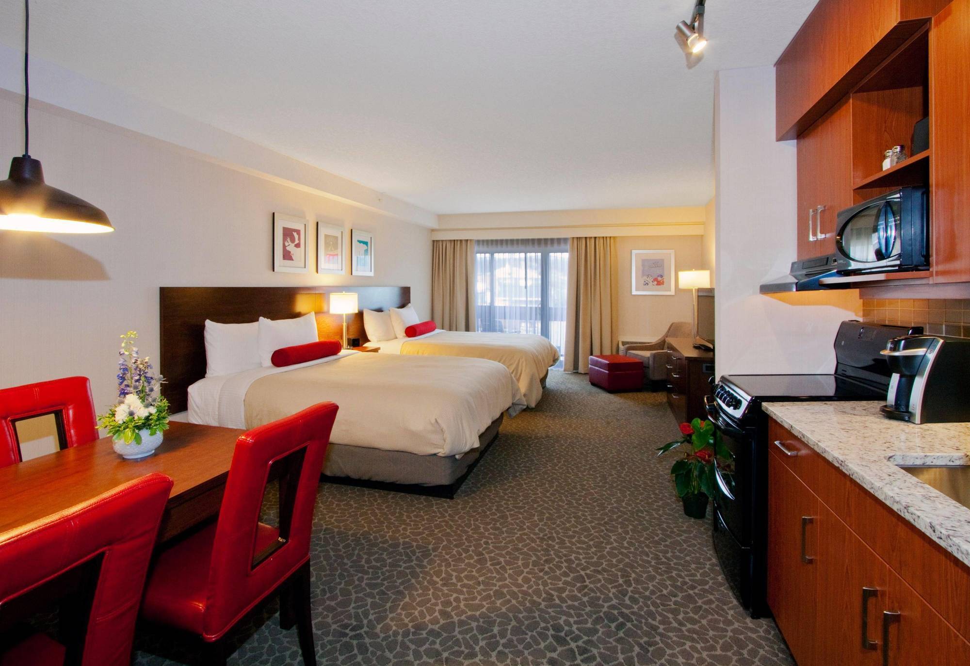 The Crimson Hotel 3*